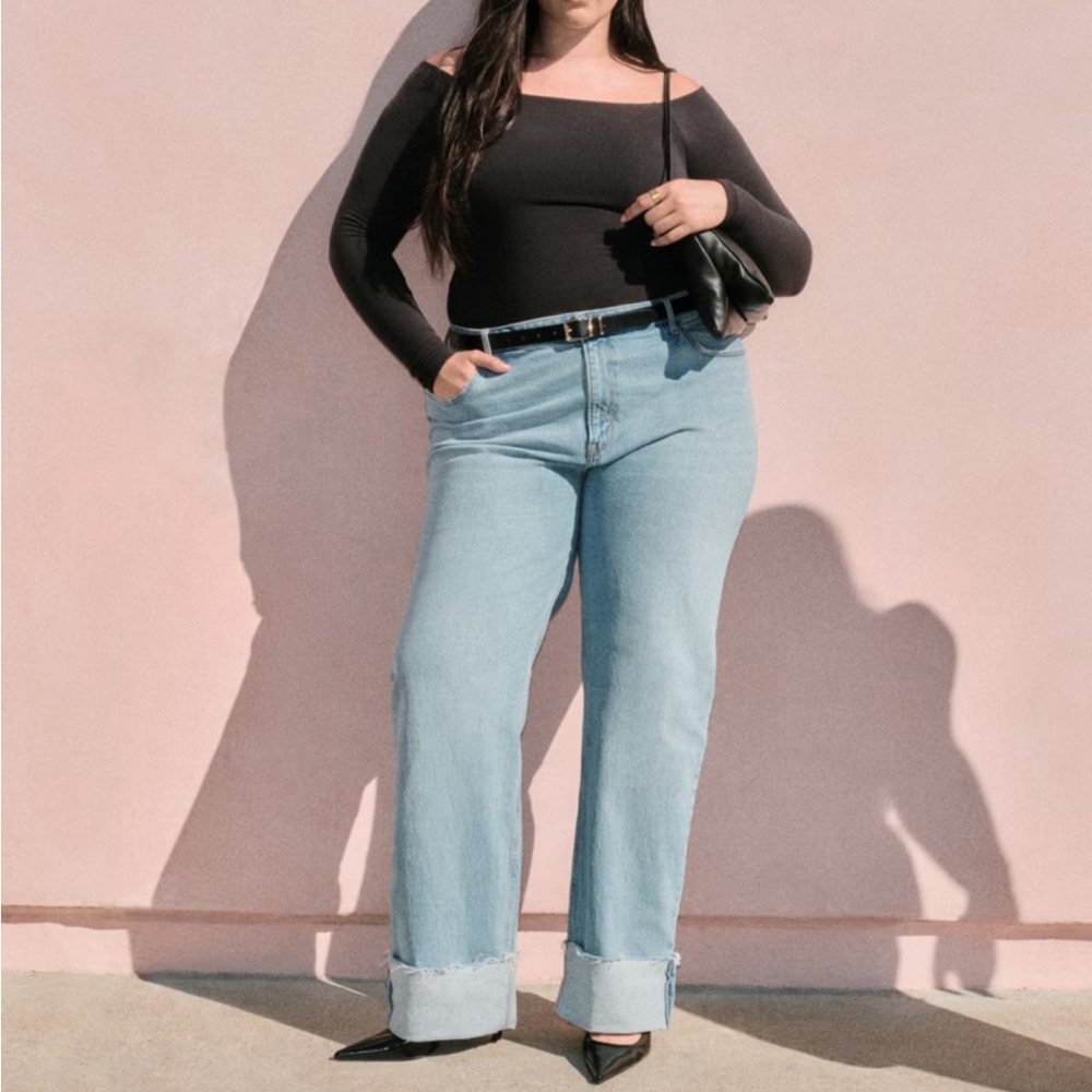 ABERCROMBIE Curve Love High Rise 90s Relaxed Jean Cuffed Ankle